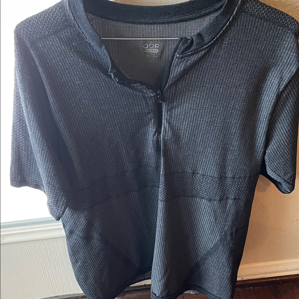QOR Men's Black Short Sleeve Tee